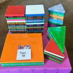 Magnatiles brand- Colorful Magnetic Building Tiles Set - Multicolor